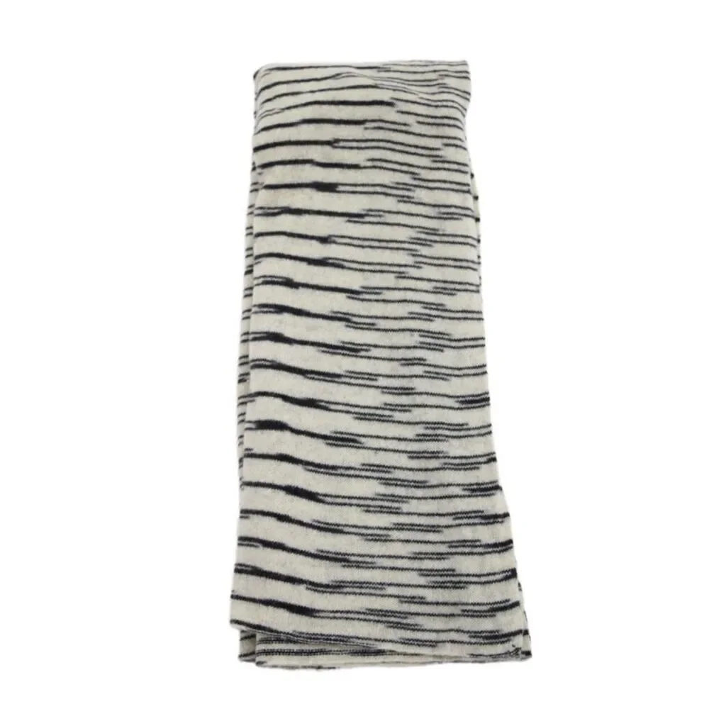 White + Warren Womens Cashmere Knit Abstract Scarf White Navy 90"x28"